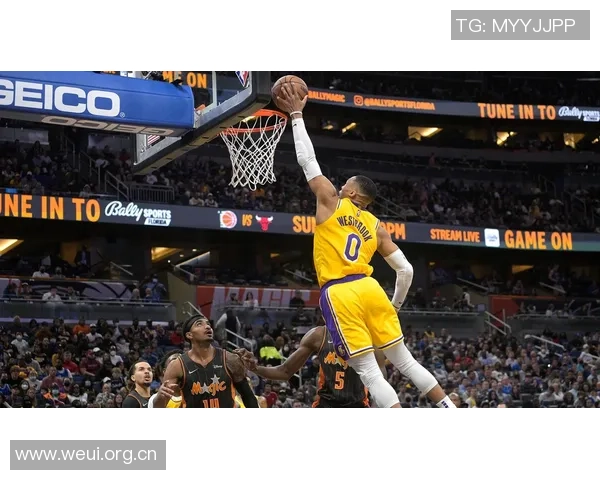 戈贝尔半场表现抢眼7投6中斩获12分7篮板1盖帽多次快攻扣篮展现实力